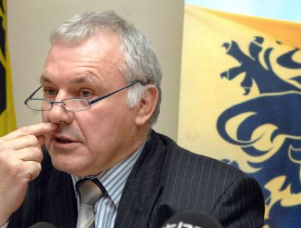 SACRE DEDECKER VA...!